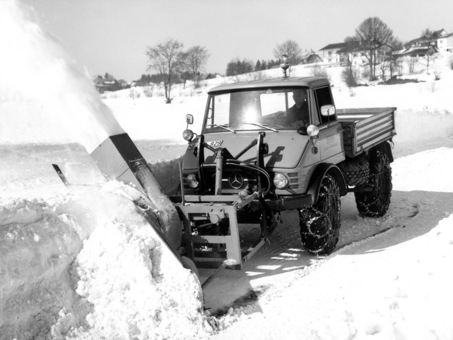  Mercedes-Benz Unimog 406 1963 года  (фото 3 из 9)